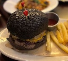 Black Pineapple Crust Beef Burger