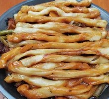 Braised Pork with Steamed Buns