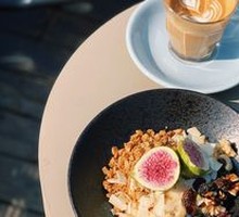 Strawberry Oat Crunch with Walnuts and Organic Yogurt