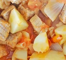 Beef with Tomato and Potato