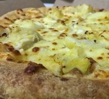 Golden Cat Durian Mango Pizza
