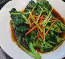 Steamed Bok Choy in White Sauce