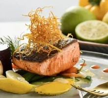 Thick-cut Salmon with Creamy Dill Sauce