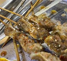 Charcoal-Grilled Lamb Rib Bones