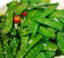 Garlic Stir-Fried Snow Peas