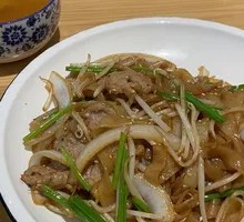 Dry-Fried Beef Rice Noodles