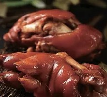 Braised Pork Trotter in Soy Sauce