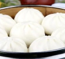 Steamed Dumplings with Leek and Egg