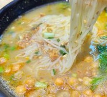 Traditional Chicken Soup Rice Noodles
