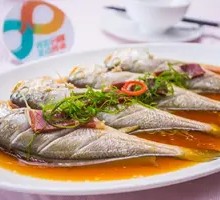 Pan-fried and Steamed Yellow Croaker