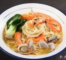 Home-style Seafood Noodles