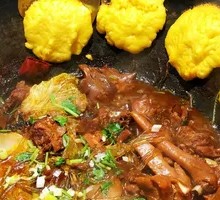 Stir-fried Chicken in Iron Pot
