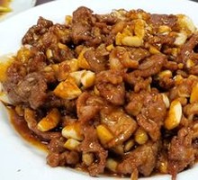 Stir-Fried Lamb with Garlic