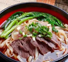 Beef with Coriander and Peanuts