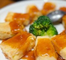 Braised Iceberg with Abalone Sauce