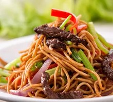 Stir-fried Yellow Beef Noodles
