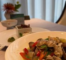 Green Pepper Sauce Clams and Bullfrog