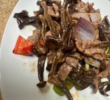 Deer Mushroom Stir-Fried with Beef