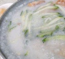 Steamed Sponge Gourd and Pork Shank Porridge