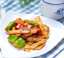 Stir-fried Tofu Skin with Meat