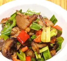 Garlic Stir-fried Country Pork Belly