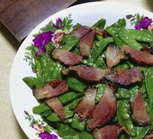 Stir-Fried Chinese Peas with Preserved Meat