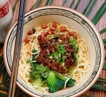 Dry-Fried Noodles with Sauce