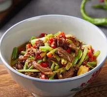 Stir-Fried Beef with Yellow Onion