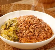 Sour Cabbage and Minced Pork Noodles