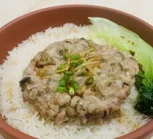 Braised Meat Cake with Preserved Vegetable Steamed Rice in Mini Bowl