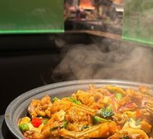 Szechuan-style Frog with Green Pepper and Perilla