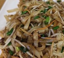 Dry-Fried Beef Rice Noodles