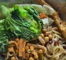 Braised Chicken Feet with Luosifen