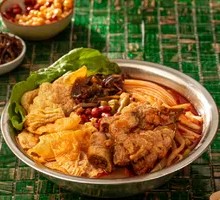 Pork Knuckle Snail Noodles