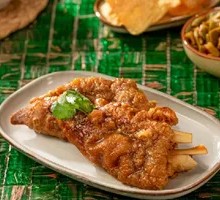 Crispy Golden Pork Trotter