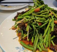 Cold-mixed wild vegetables