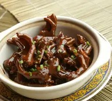 Secret-Recipe Chicken Wing and Pig Trotter Stew