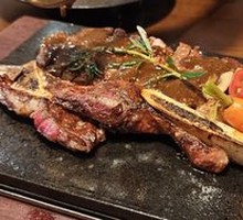 Charcoal-grilled New Zealand Tomahawk Steak