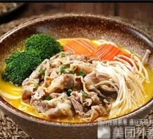 Golden Sour Beef Noodle Soup with Enoki Mushrooms