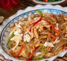 Sichuan-style Shredded Pork with Fermented Vegetables and Taro Noodles