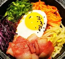 Bacon Stone Pot Rice Bowl