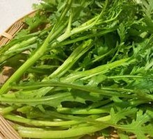 Chinese chrysanthemum greens