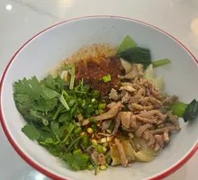 Shredded Pork Oil-Poured Hand-Torn Noodles