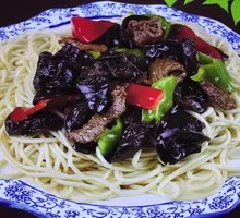 Black Mushroom Beef Noodles