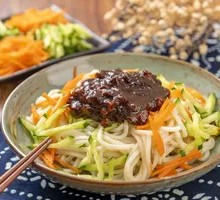Fried Sauce Beef Noodles
