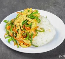 青椒鸡蛋盖饭