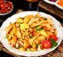 Egg Stir-Fried Knife-Sliced Noodles