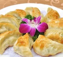 Pan-fried Dumplings with Sour Cabbage and Pork Filling