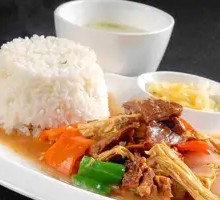 Fried Tofu Skin and Beef Noodle Bowl