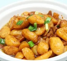 Potato Braised Pork Rice Bowl
